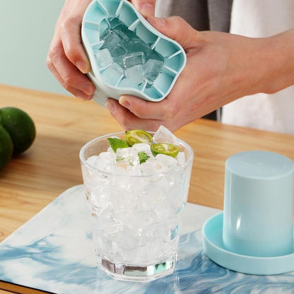Silicone ice cube mold - DIY homemade ice maker for summer in the refrigerator
