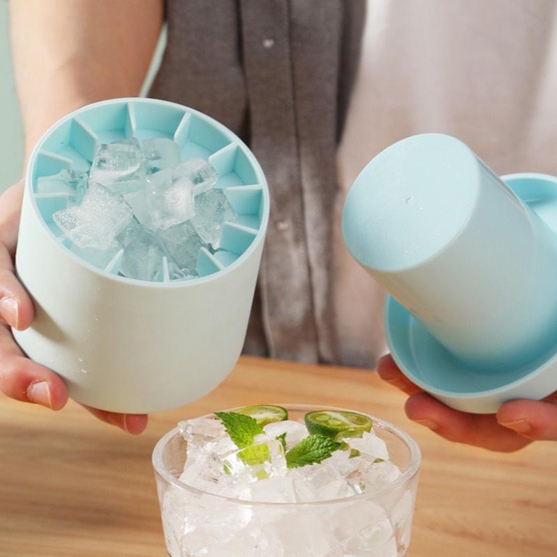 Silicone ice cube mold - DIY homemade ice maker for summer in the refrigerator